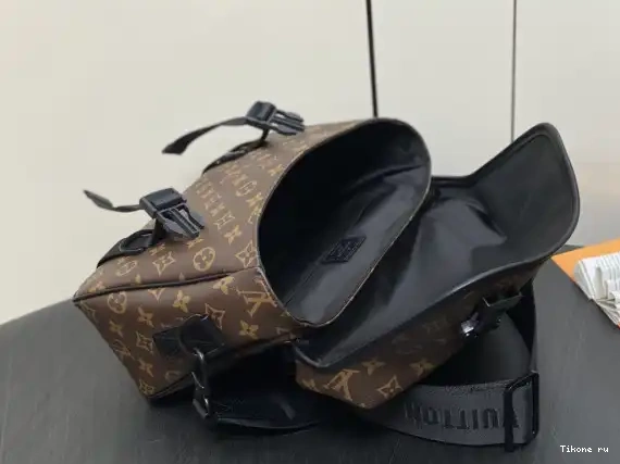 Affordable Trail VUITTON LOUIS Messenger-31*22*11CM 0505